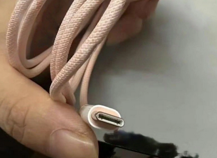 细河苹果15维修店分享iPhone15USB-C数据线长啥样