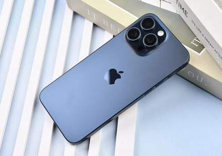 细河苹果维修点分享iPhone 15 Pro Max屏幕更换全新实操风险 